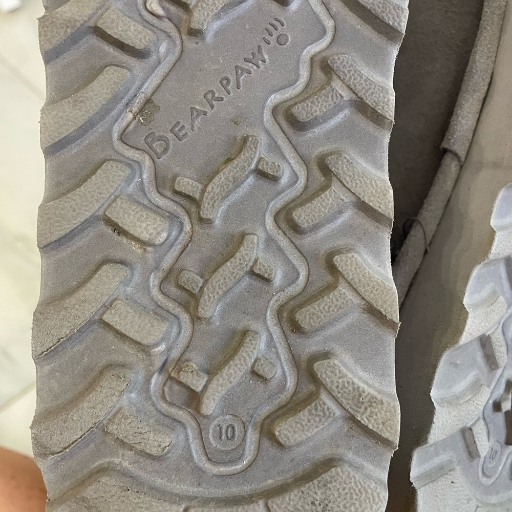 BearPaw, women’s size 10 gray sheepskin suede leather fleece line comfort boots - Picture 11 of 15